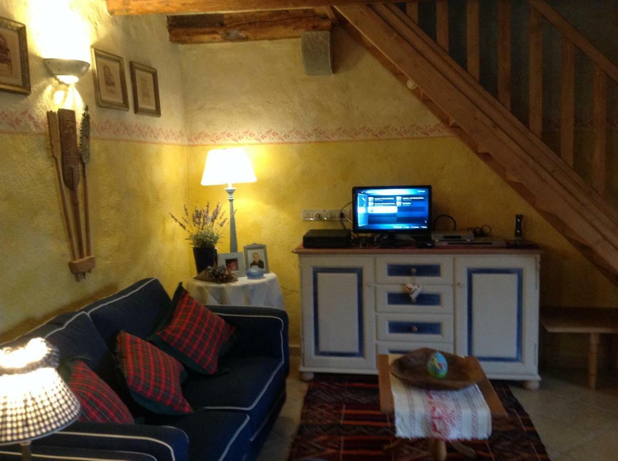 Bed and Breakfast East Wind Медеа Экстерьер фото