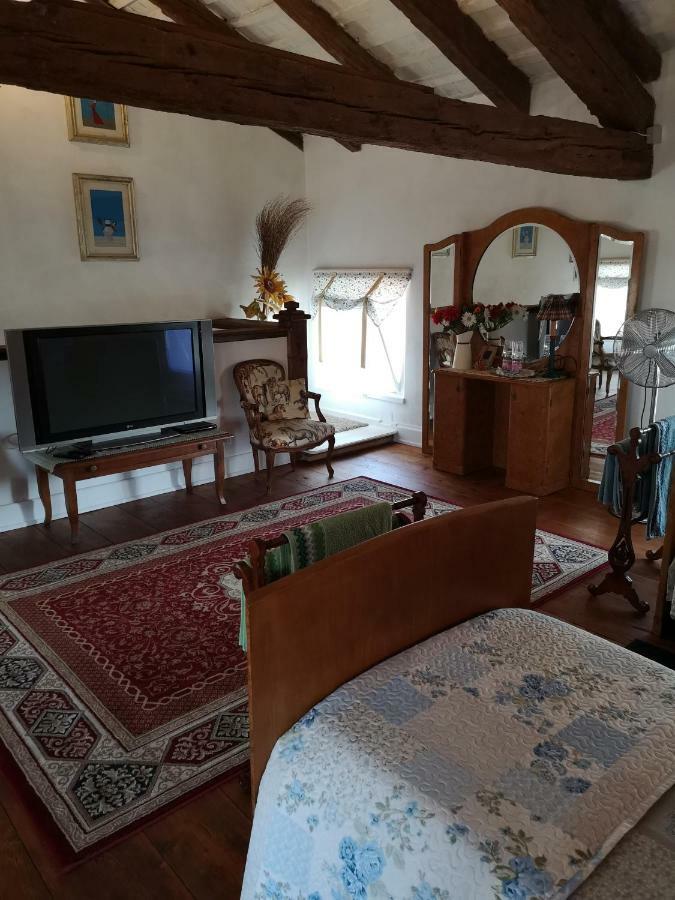 Bed and Breakfast East Wind Медеа Экстерьер фото
