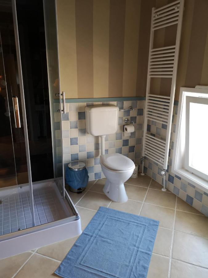 Bed and Breakfast East Wind Медеа Экстерьер фото